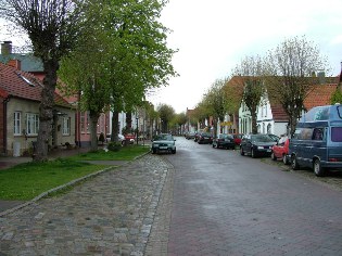 Lange Stra&szlig;e in Arnis