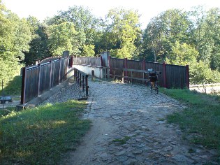 Radweg Berlin - Usedom: Br&uuml;cke &uuml;ber die Autobahn