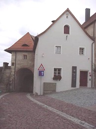 Kr&uuml;gemuseum im Scharfrichterhaus in Creu&szlig;en, Main-Radweg