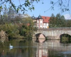 Blick auf das Huttenschlo&szlig; in Gem&uuml;nden, Mainradweg