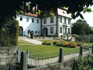 Schlo&szlig; in Neudrossenfeld, Rotmain-Radweg