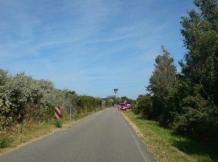 Unterwegs auf dem Ostsee-Radweg kurz vor B&ouml;rgerende steht einer der letzten Wachtt&uuml;rme aus DDR-Zeiten