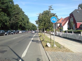 Unterwegs auf dem Ostsee-Radweg in Warnem&uuml;nde