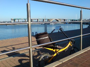 Blick auf die Verladebr&uuml;cke im Hafen von Wiek auf R&uuml;gen