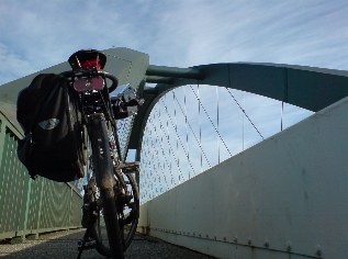 Fehmarnsundbr&uuml;cke, Ostseek&uuml;sten-Radweg