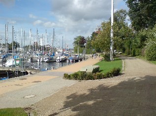 Unterwegs auf dem Ostseek&uuml;sten-Radweg: Am Hafen von Neustadt